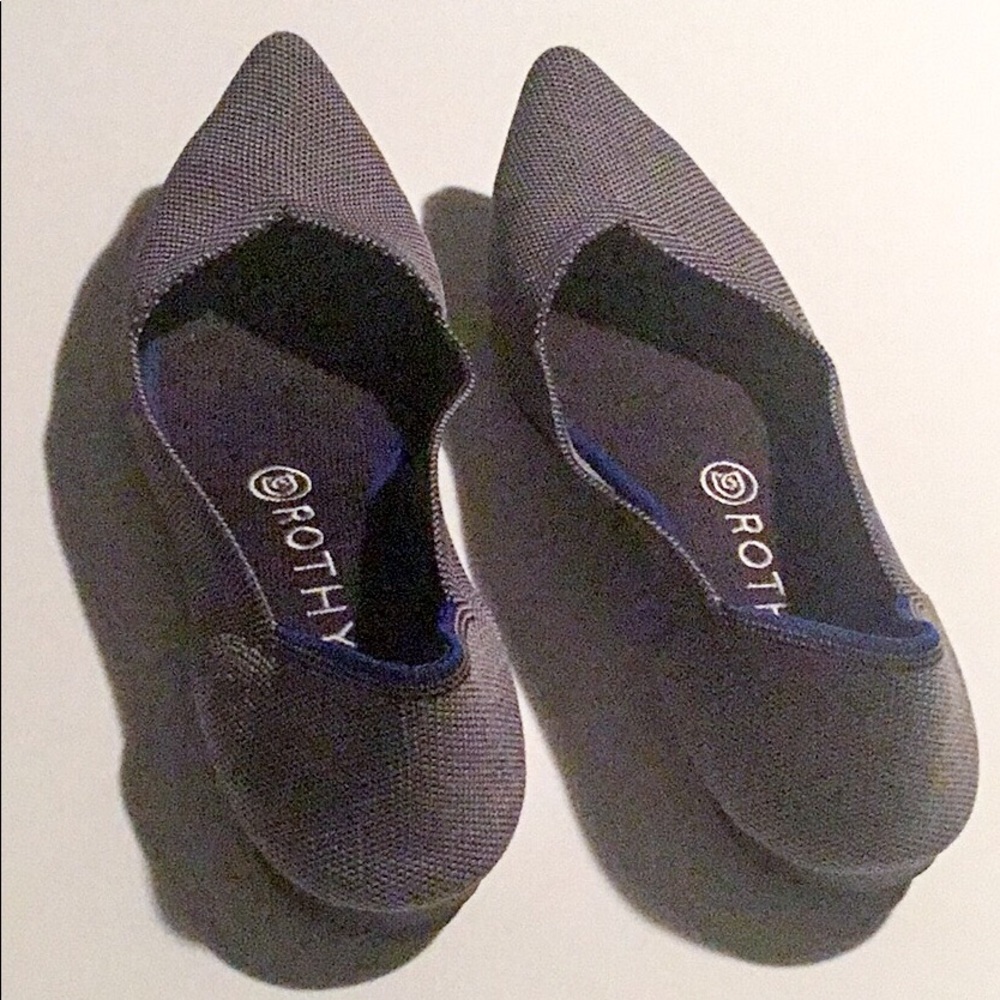 Rothy’s grey colored point show